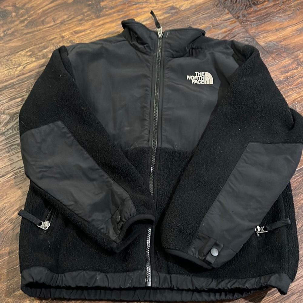 BOYS NORTH FACE FLEECE JACKET- BLACK- Medium